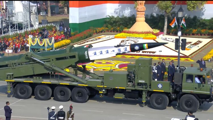 Hindistan’ın yeni füzesi sergilendi