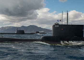 Yunanistan’da denizaltı tartışması