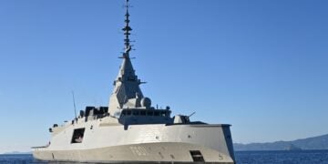 Yunanistan’ın yeni fırkateyni ülkeye ulaştı