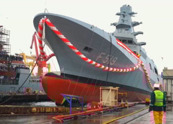 AKDENİZ fırkateyni denize indirildi!