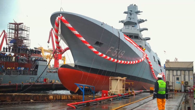AKDENİZ fırkateyni denize indirildi!