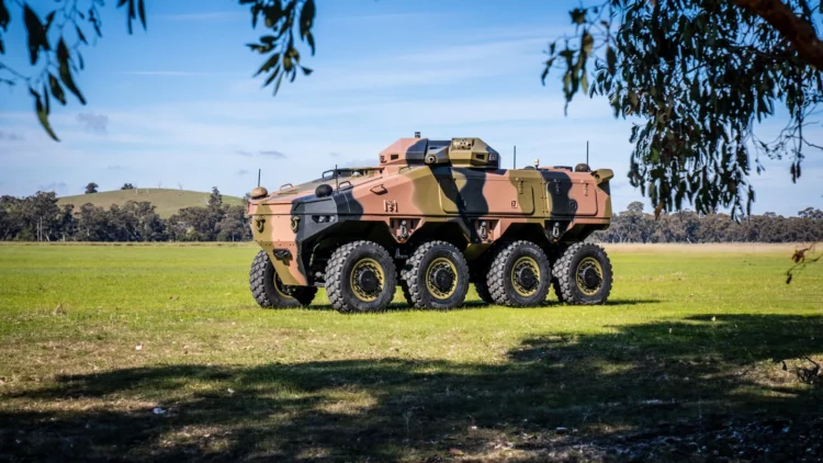 BAE Systems yeni insansız kara aracını test ediyor