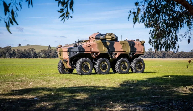 BAE Systems yeni insansız kara aracını test ediyor