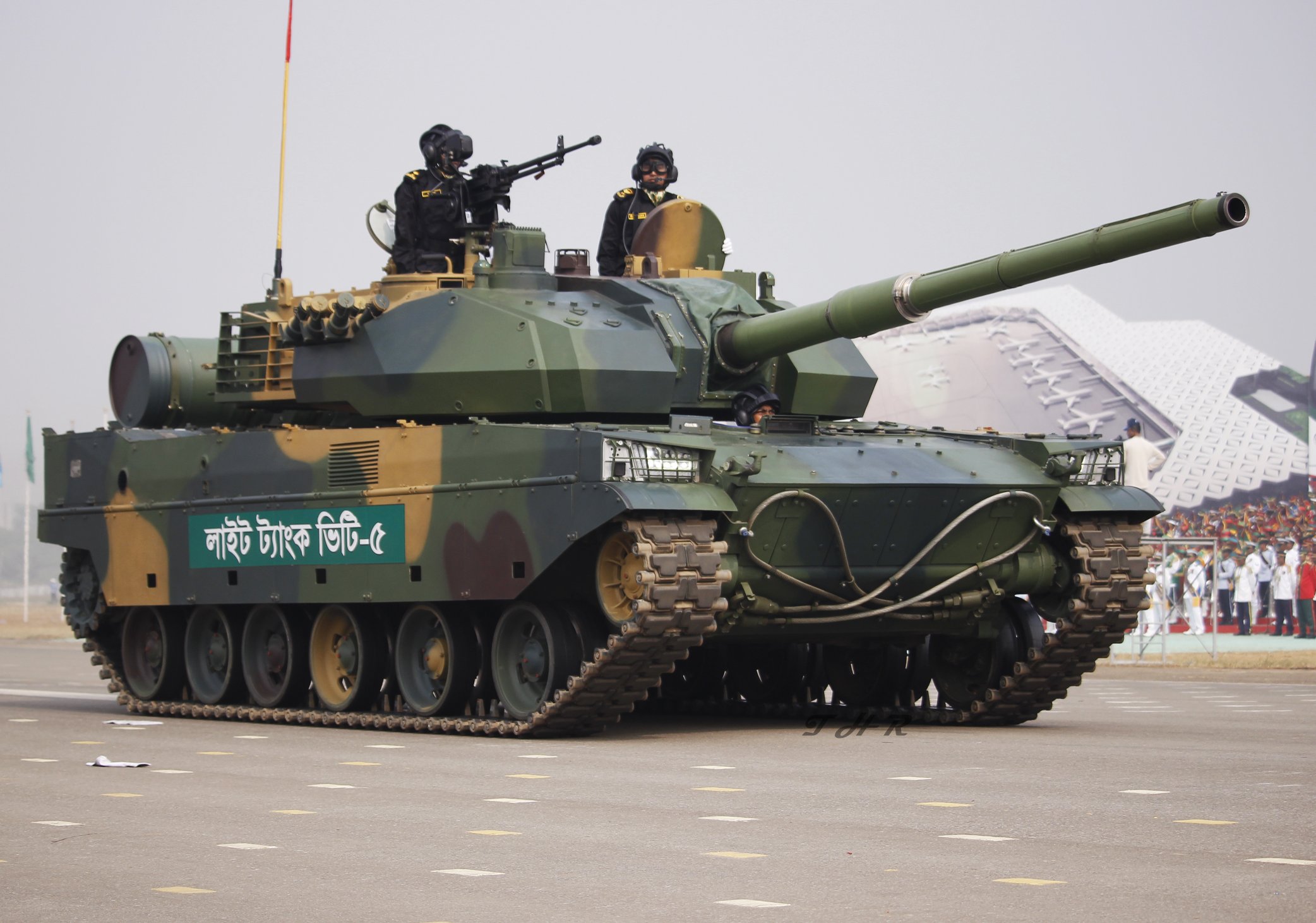 Bangladeş’e tank teslimatı