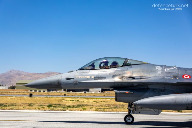 Balıkesir’de düşen F-16’nın kaza kırım incelemesi sürüyor