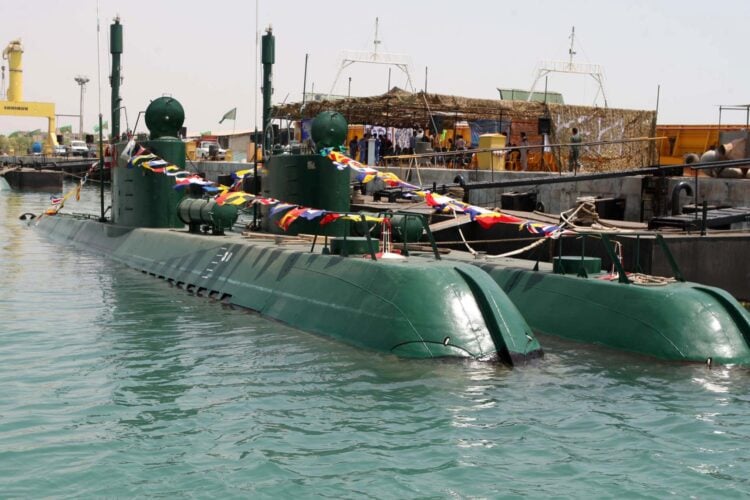 İran’dan ABD’ye karşı mini denizaltı