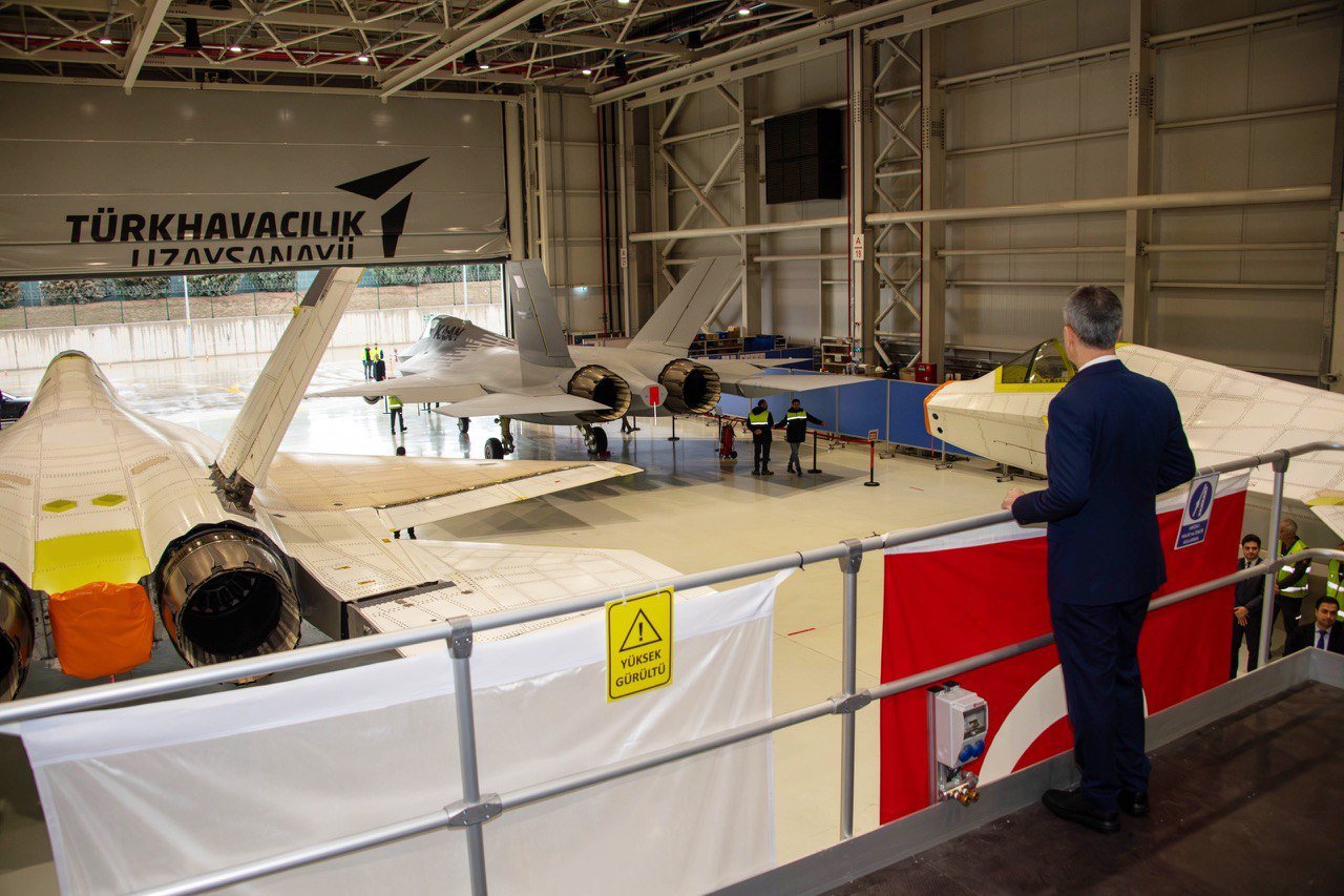 3 adet KAAN yan yana