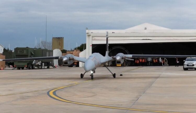 AKINCI TİHA’dan hava-hava atışında tam isabet