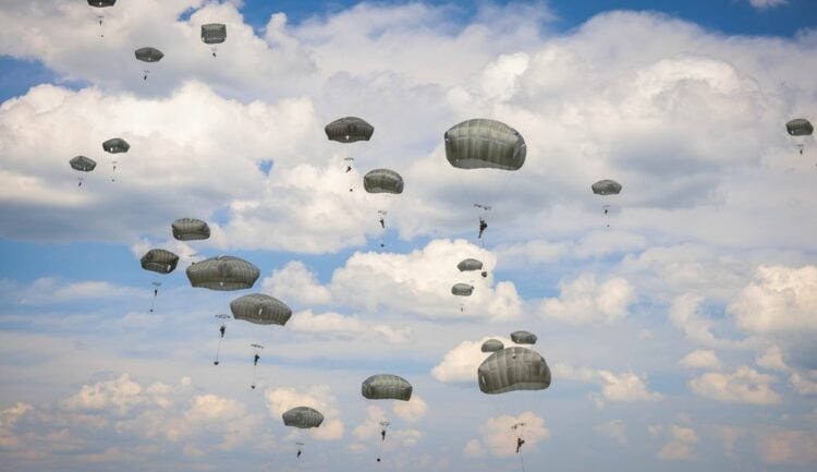 ABD hava indirme tatbikatını iptal etti