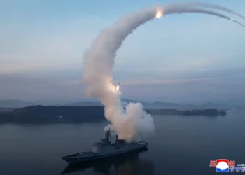 Kuzey Kore ortak askeri tatbikata balistik füze ile yanıt verdi