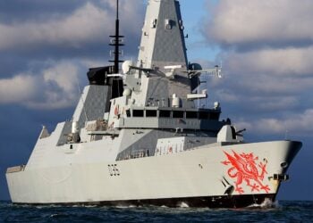 Birleşik Krallık’ın savaş gemisi Kıbrıs’a gecikmeli gidecek