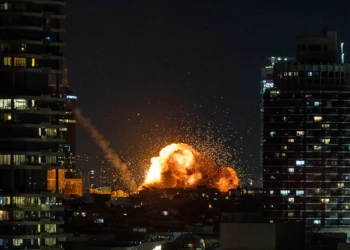 İran İsrail’i vurmaya devam ediyor