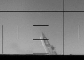 ABD denizaltısı İran gemisini batırdı