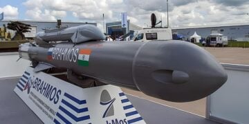 Hindistan’dan BrahMos füzesi hamlesi