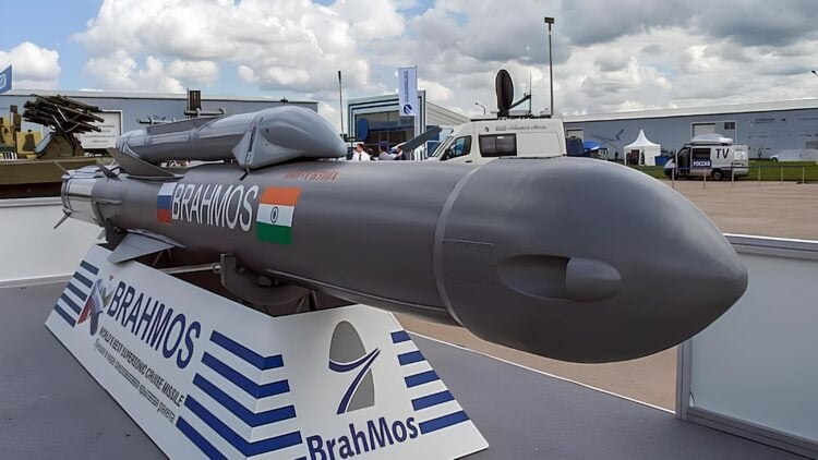 Hindistan’dan BrahMos füzesi hamlesi
