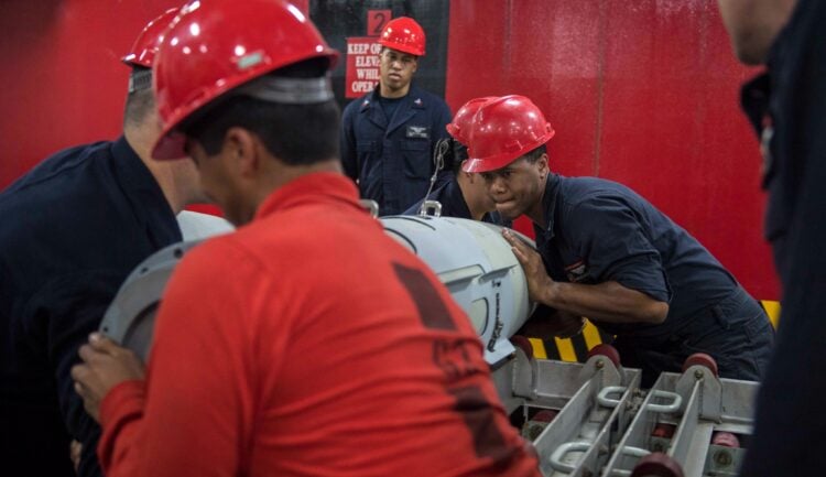 ABD’den İsrail’e “acil” mühimmat desteği