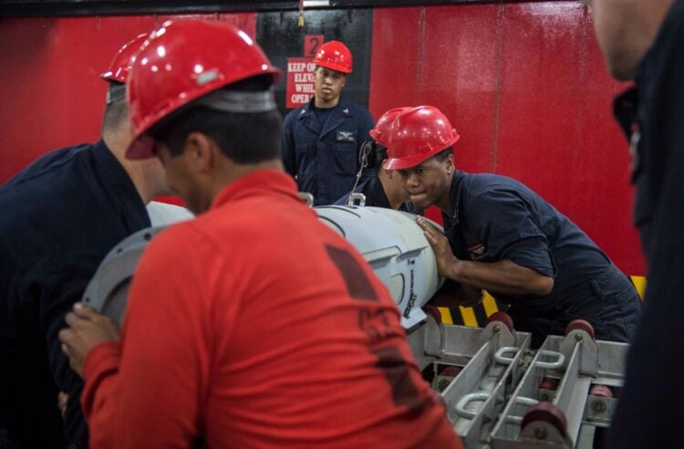 ABD’den İsrail’e “acil” mühimmat desteği