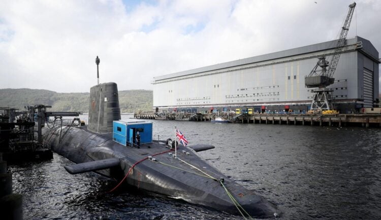 İngiltere’nin denizaltı üssüne sızma girişimi