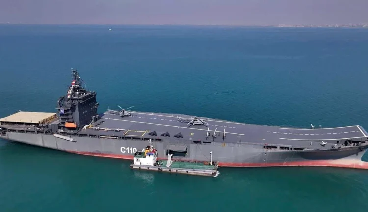 İran’ın İHA taşıyıcı gemisi vuruldu