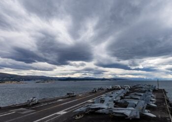 ABD’nin uçak gemisi Hırvatistan’da bakıma alındı