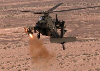 Apache taarruz helikopterinden bir ilk