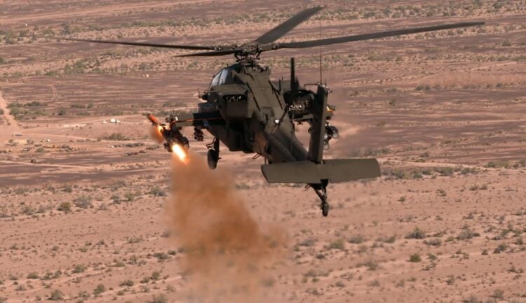 Apache taarruz helikopterinden bir ilk