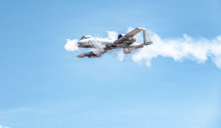 A-10 savaş uçakları 2030’a kadar hizmette kalacak