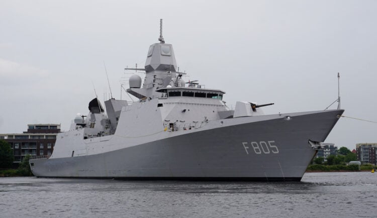 Donanmada güvenlik skandalı: Fırkateyn takip cihazıyla izlendi