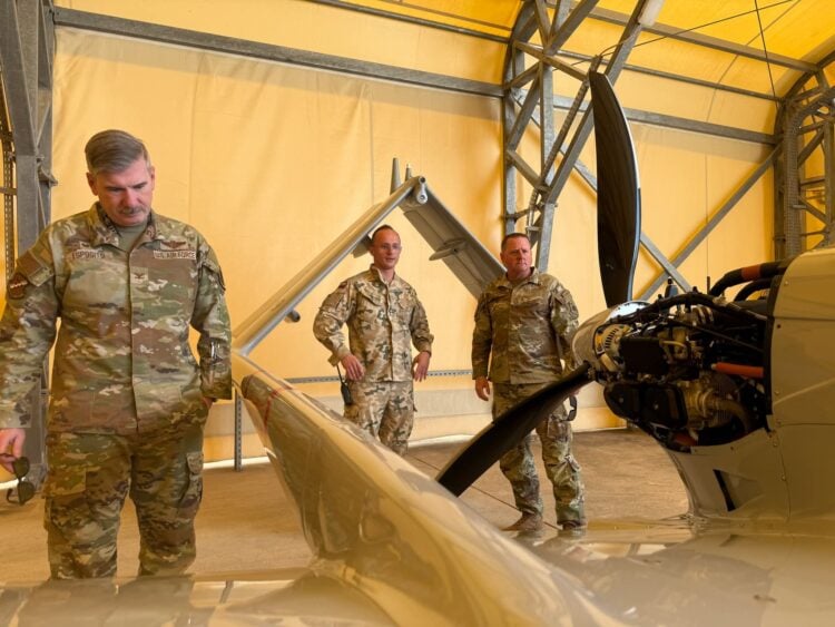 ABD’li Komutan Bayraktar TB2 SİHA’yı inceledi!