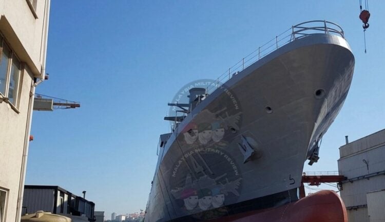 STM’nin inşa ettiği Malezya gemisi suyla buluştu!