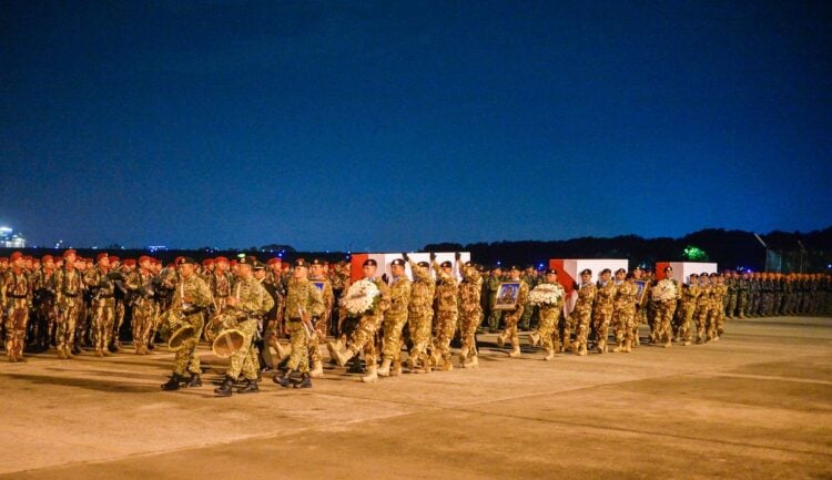 İsrail Merkava tankı ile BM unsurlarını hedef aldı