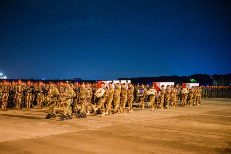 İsrail Merkava tankı ile BM unsurlarını hedef aldı