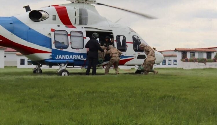 GÖKBEY helikopteri komando eğitiminde ilk kez sahada