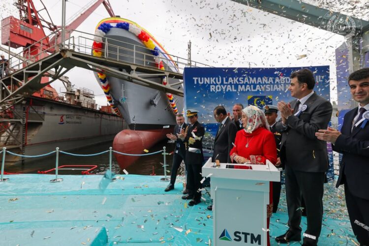 STM’nin Malezya için inşa ettiği ilk korvet denize indirildi