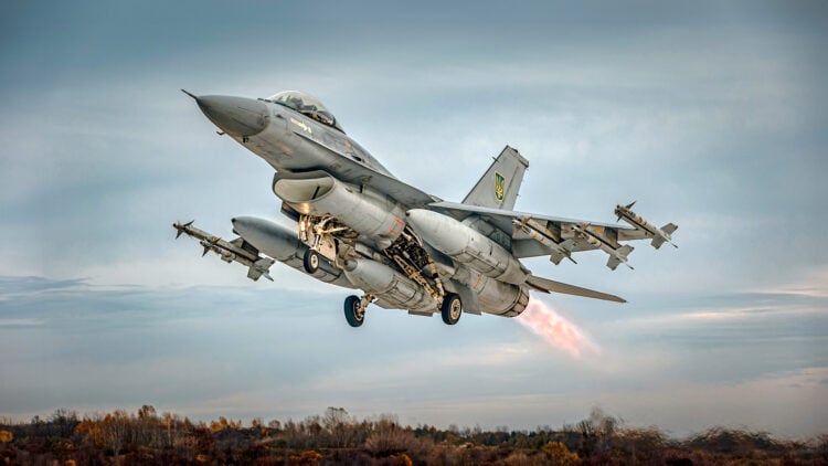 Ukrayna’ya F-16 savaş uçakları için simülatör teslimatı