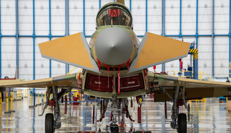 İspanya’nın yeni Eurofighter savaş uçağı ilk uçuşa hazır