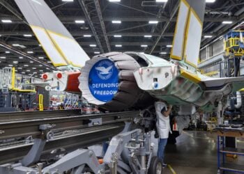 Almanya’nın ilk F-35’i motoruna kavuştu
