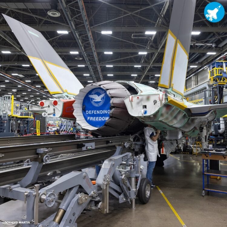 Almanya’nın ilk F-35’i motoruna kavuştu