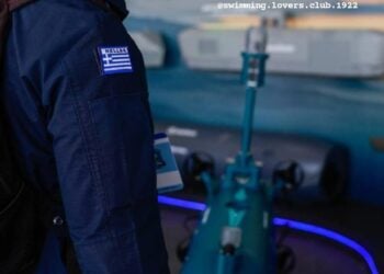 Yunan askeri personeli KILIÇ Kamikaze Otonom Su Altı Aracını inceledi