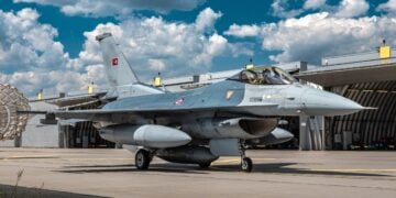 Almanya’nın ilk F-35’i motoruna kavuştu