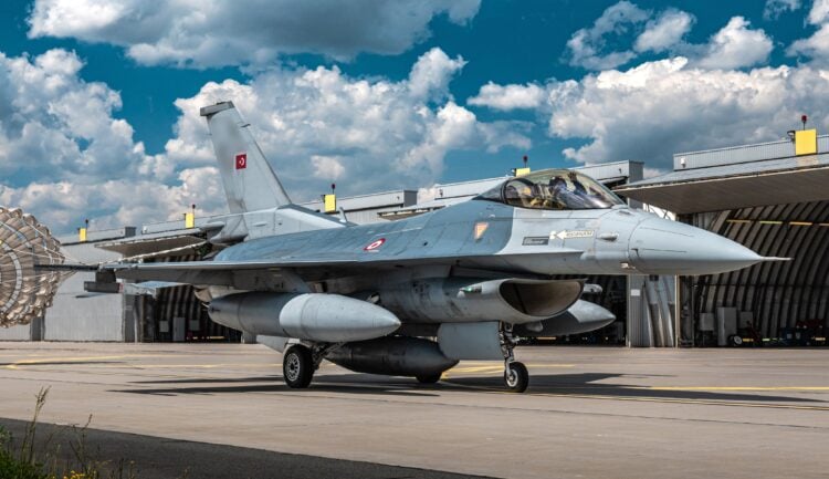Almanya’nın ilk F-35’i motoruna kavuştu
