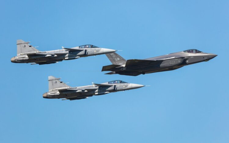 Kanada’dan F-35 ve Gripen uçaklarıyla “karma filo” formülü