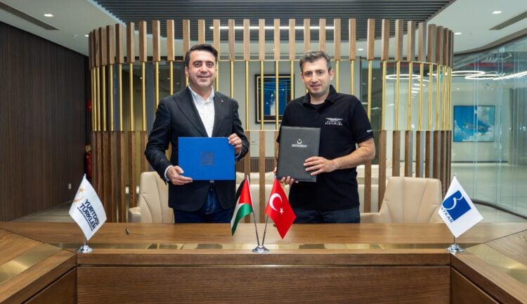 Baykar’dan Filistinli öğrencilere eğitim desteği