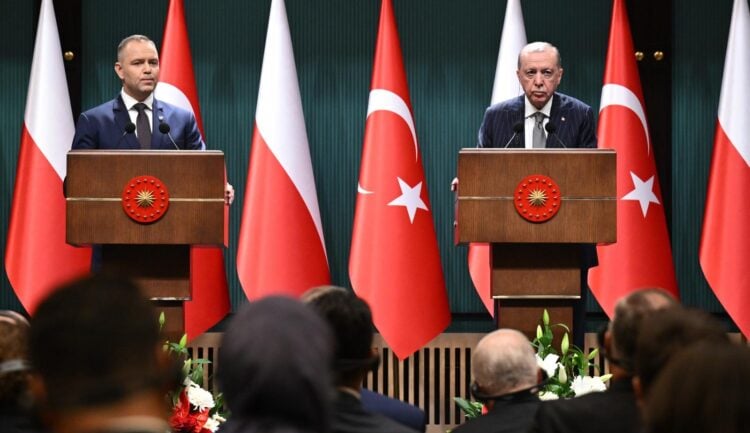Türkiye-Polonya savunma iş birliği gelişiyor