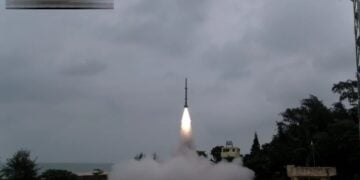 Hindistan’tan hava savunma füzesi testi
