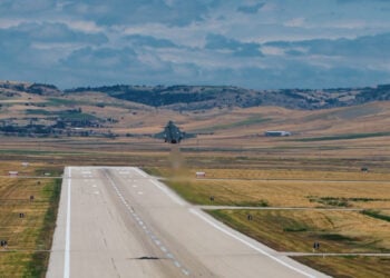 KIZILELMA Süpersonik JET-230 ile vurdu