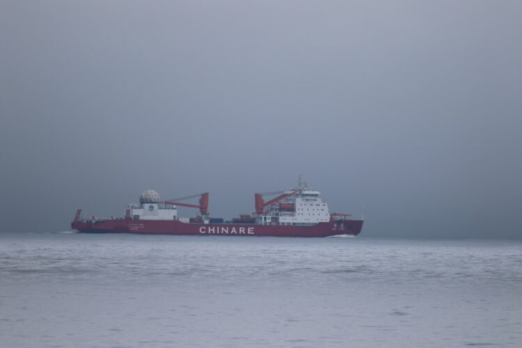 Çin araştırma gemileri ABD sularında