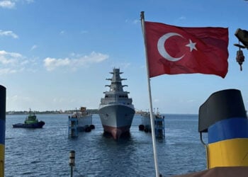 Türkiye’nin yeni savaş gemisi suya indi