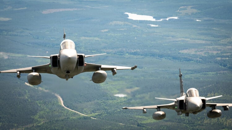 İsveç’ten Finlandiya’ya Gripen desteği