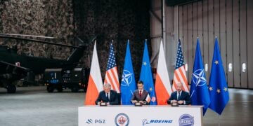 Boeing’den Polonya’ya dev yatırım